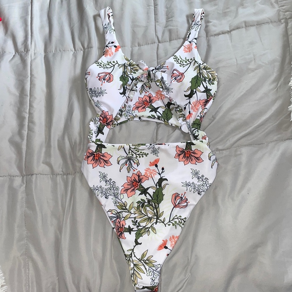 One piece swimsuit